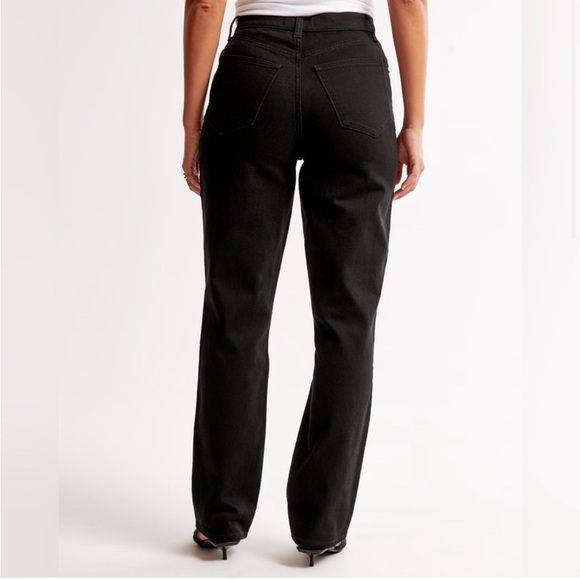 Abercrombie & Fitch Curve Love Ultra High Rise 90s Straight Jean - Picture 4 of 9